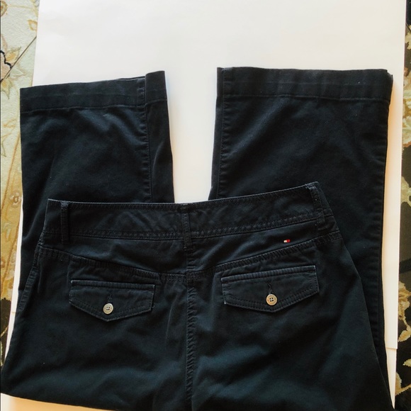 Tommy Hilfiger Women’s Black Capris. Size 10, EUC